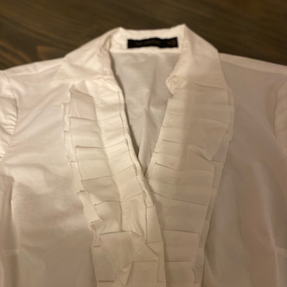 The Limited White Ruffle Front Blouse. Size XS - Picture 5 of 5